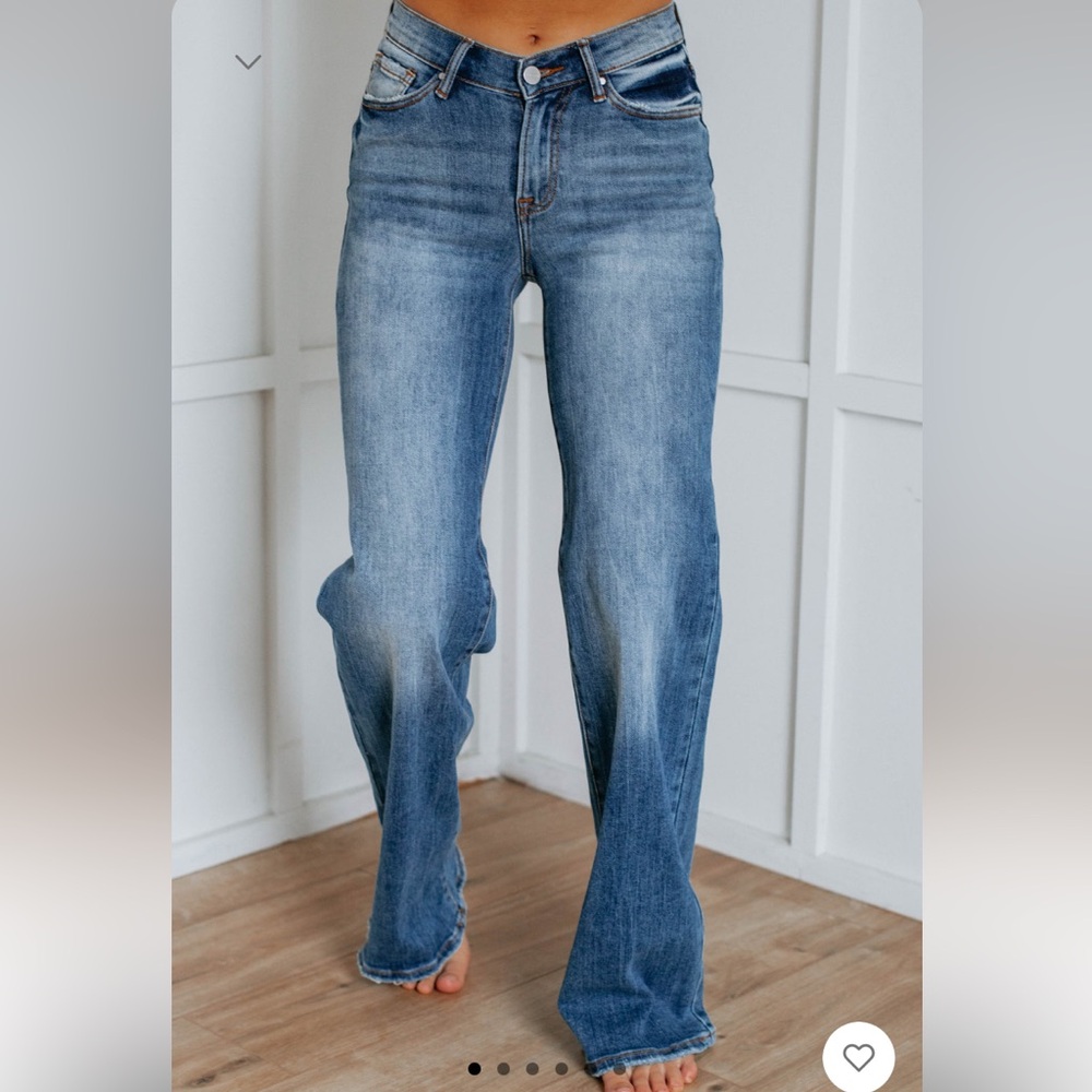 Wide leg/flare RISEN jeans